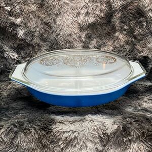 Vintage 1960's Royal Blue Pyrex
Glass Oval Divided Dish W/lid